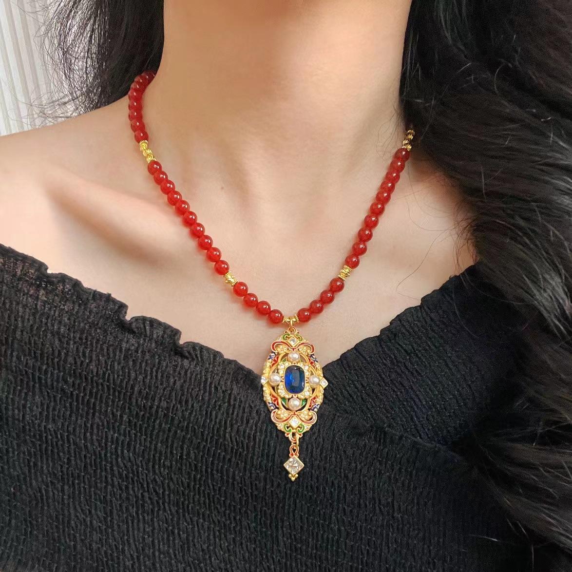 

Retro Natural Chalcedony Agate Set Chain Necklace Neck Chain In Ancient Style