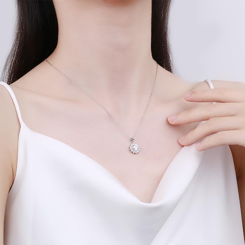 Κολιέ Ηλιοτρόπιο από Ασήμι 925 Sterling με Μοϊσανίτη και Μεγάλο Κρεμαστό Διαμάντι