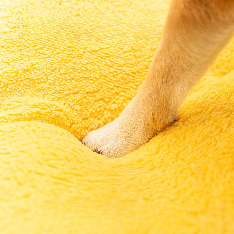 Yellow Colorful All-printed Curved House Kennel for Medium and Large Dogs Semi-enclosed Large Space Warm Pet Dog Kennel Dog Bed