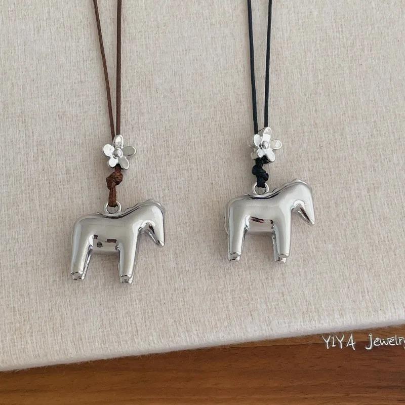 Cartoon Funny Horse Smooth Surface Flower Metallic Pendant Necklaces for Women Long Adjustable Wax Rope Chain Chokers 2025 Gifts