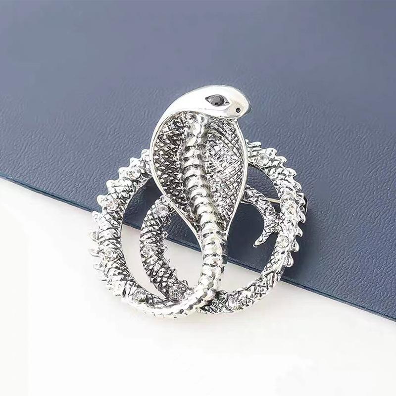 European and American Retro Cobra Brooch, Versatile Animal Zinc Water Suit Pin, Corsage Accessory