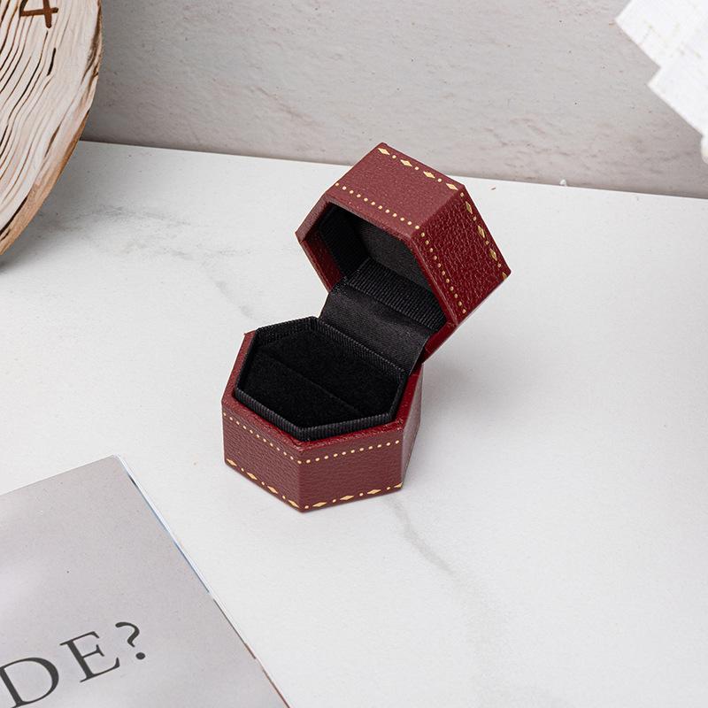 

Patterned Ring Box European Earrings Organizer Ring Holder Case Luxurious Hexagon Jewelry Box For Dressing Table Gift For Women красный