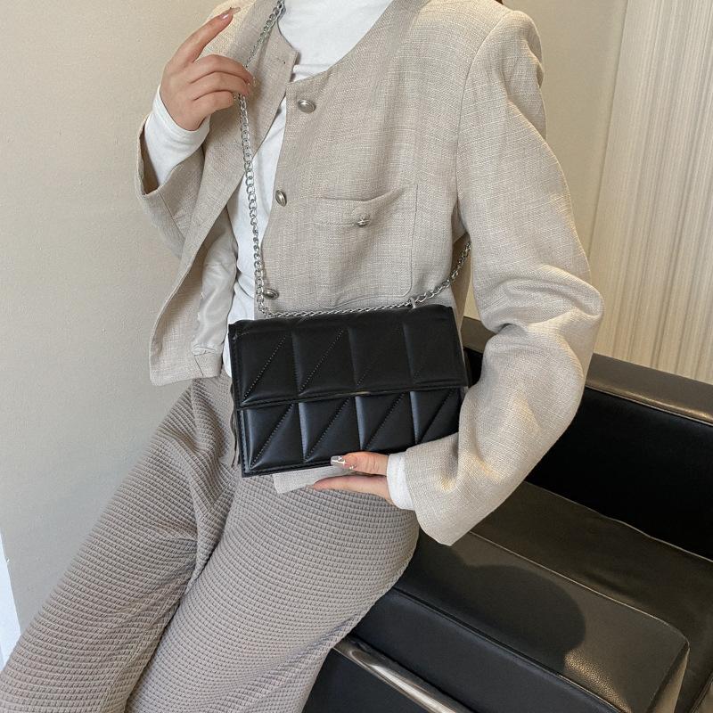 

Trend bag women s 2025 new Korean version versatile small square bag simple box bag pleated embroidery thread chain messenger bag