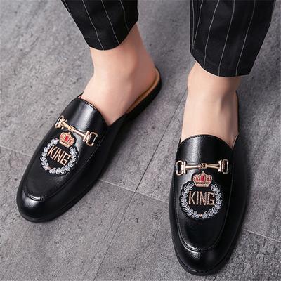Modne Nowe Męskie Pół-kapcie Modny Haft Metalowy Guzik Buty Męskie Casualowe Muły Mokasyny Oddychające Loafersy Zapatos Hombre