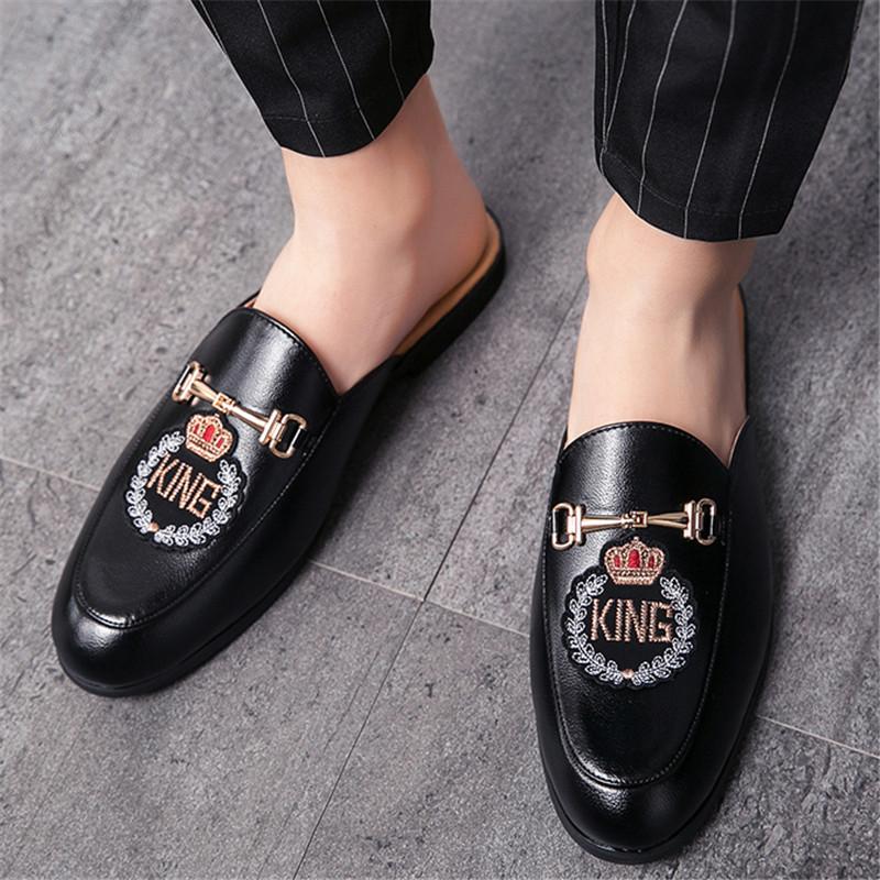 New Men's Half Slippers Trendy Embroidery Metal Button Shoes Male Casual Mules Moccasins Breathable Loafers Zapatos Hombre