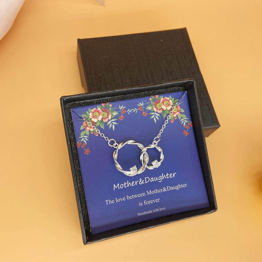 Double Ring Twist Necklace for Women Simple Interlocking Pendant Collarbone Chain