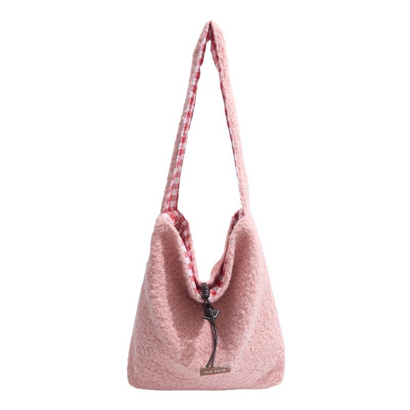 Gentle milk powder color wool bag fashionable shoulder messenger bag new plush double-sided bag premium bucket bag