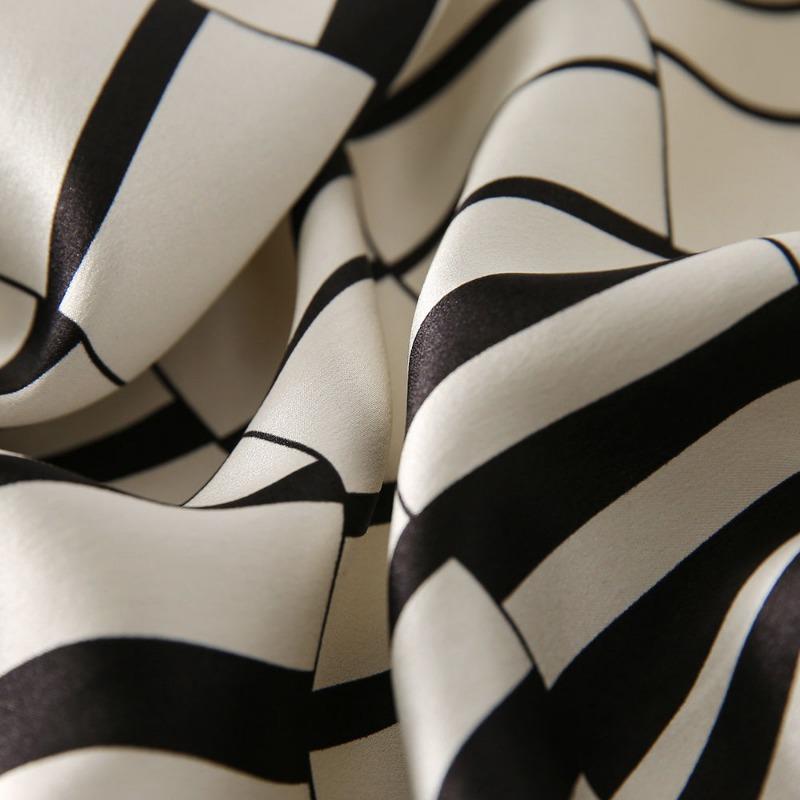 Black White Lattice O-Neck Spliced Cardigan Ice Silk Knitting Single Breasted Women's Clothing Office Lady Plaid Slim Sweaters