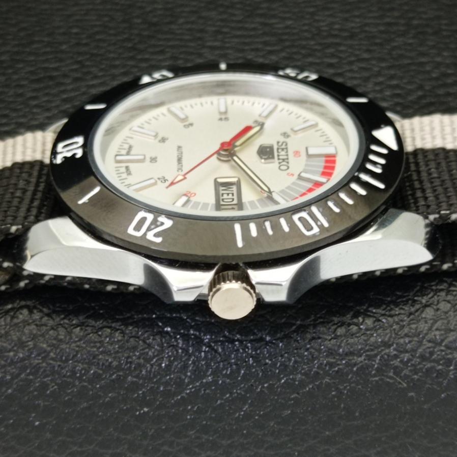 JAPAN MENS AUTOMATIC SEIKO 5 REFURBISHED 6309A WHITE DIAL WRIST WATCH A426512-2