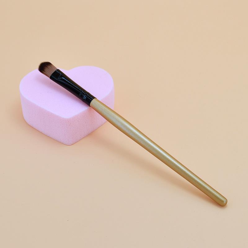 Minaqi Eyeshadow Brush: Wooden Handle, Individually Wrapped, Available In Three Colors.
