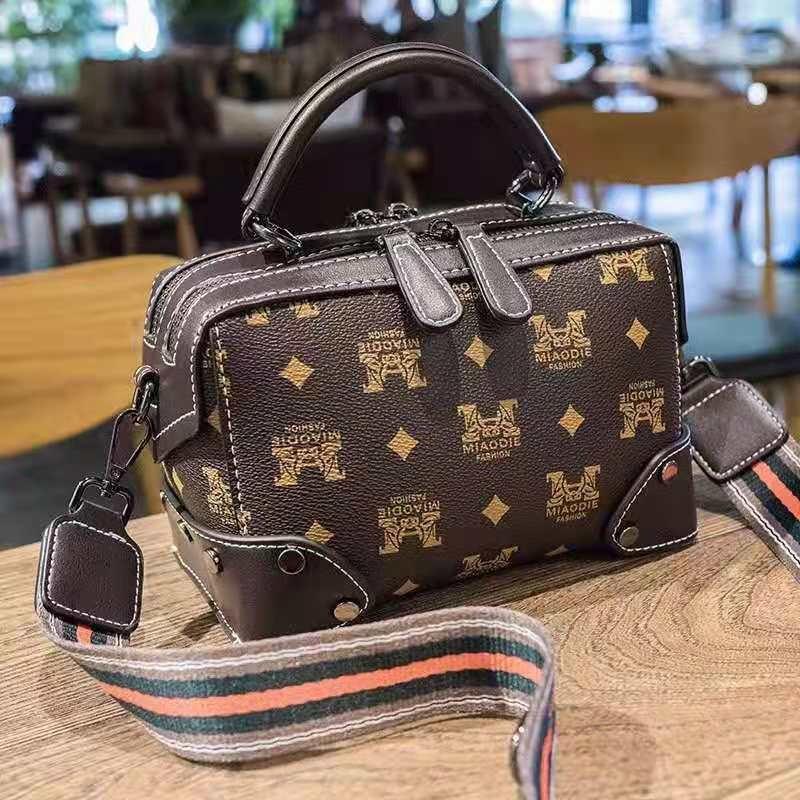 Women's Bag Small Square Bag New Fashion Women's Bag Fashion Versatile Messenger Bag Popular Large-capacity Tote Bag