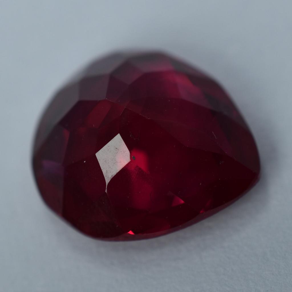 Natural Pigeon Blood Red Ruby Loose Gemstone 5.15 Ct Pear Shape for Jewelry Making and Crafts