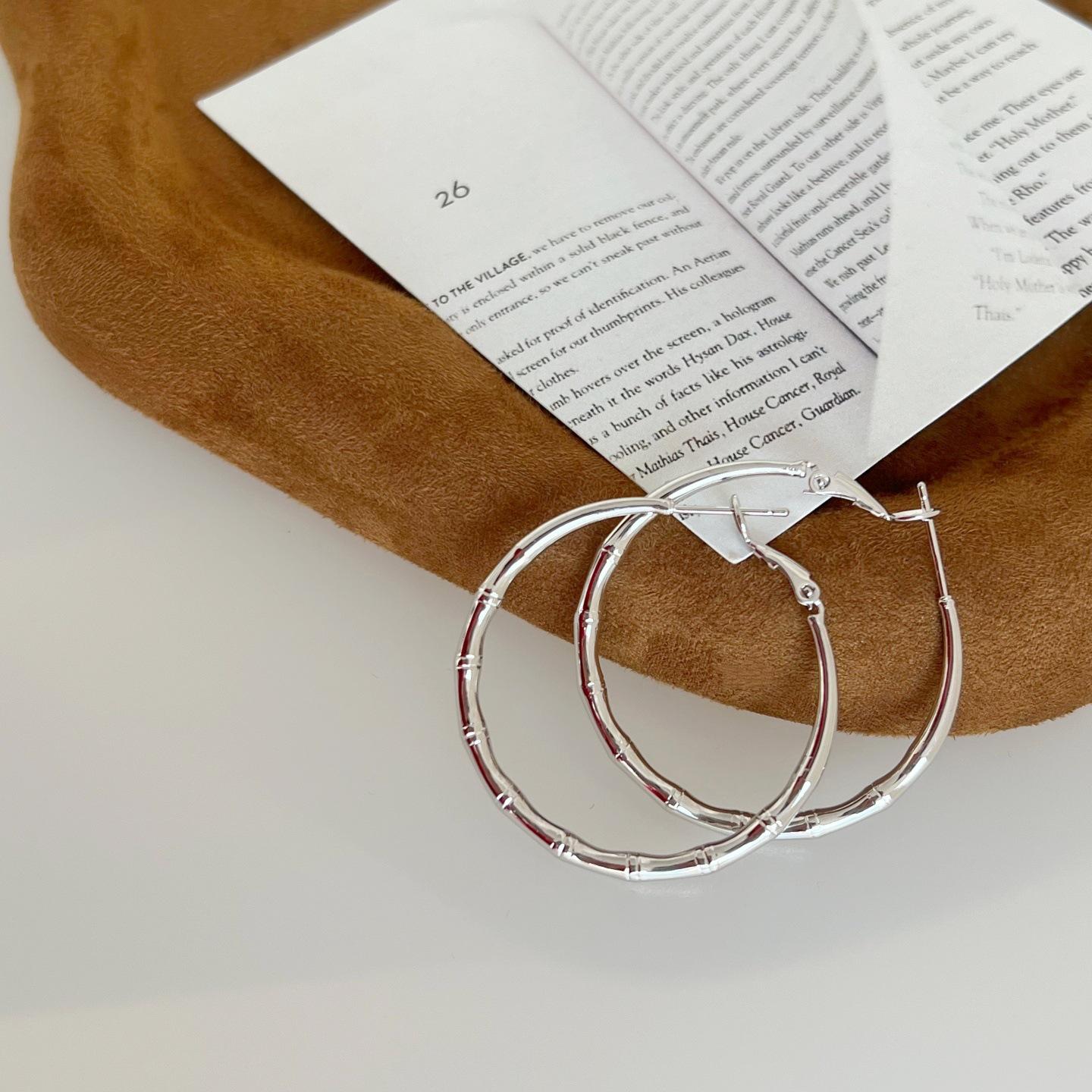 

2025 Bamboo Joint Design Earrings – Simple, Elegant & Fashionable for Daily Wear срібний