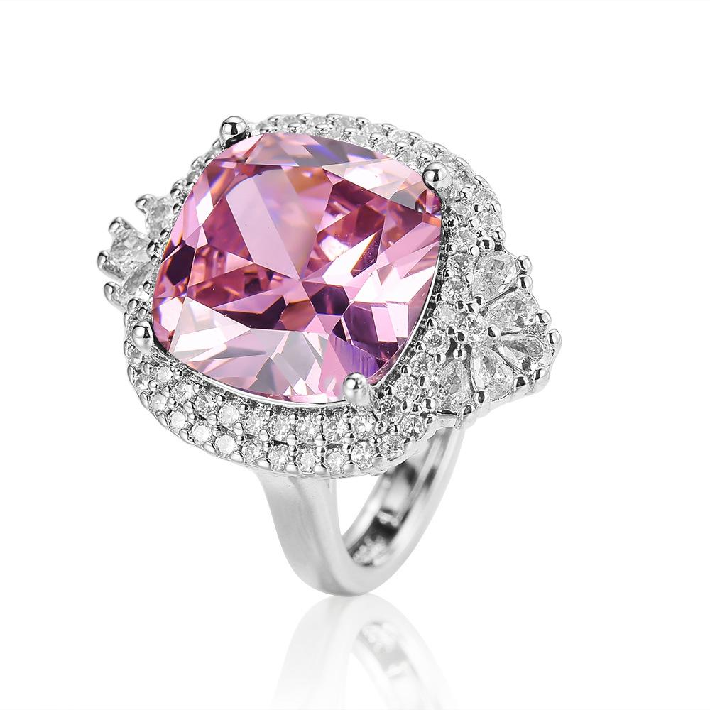 Design Court Style Colored Treasure Ring Temperament Ring Luxurious and Exquisite