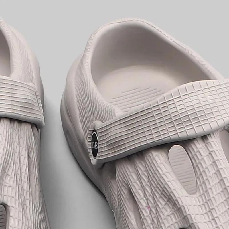 Comwarm 2025 Men Summer Slippers Fashion Hole Clogs Outdoor Beach Sandals Casual Garden Shoes Non-slip Designer Hollow Slippers