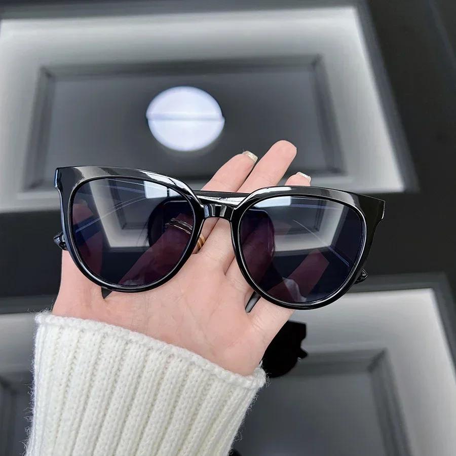 Classic Square Casual Fashion Sunglasses Women Men Vintage Stylish Oval Shaped Minimalist Female Male