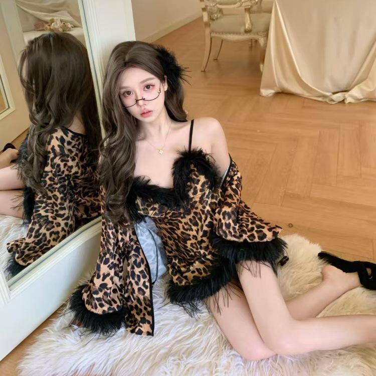 

Elegant French Style Leopard Print Robe & Camisole Nightgown Set for Women with Feather Patchwork XL