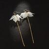 New Flower Hanging Earrings White Enamel Floral Acrylic Petals Crystal Imitation Pearl Dangle Earrings for Women brincos