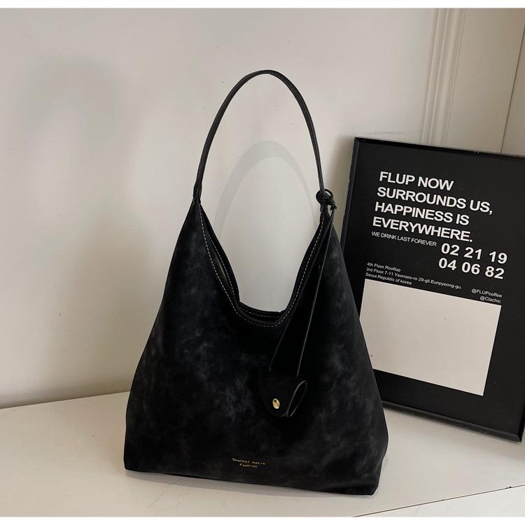 2025 Autumn/Winter Versatile Work Commute Shoulder Bag & Trendy Underarm Bucket Handbag