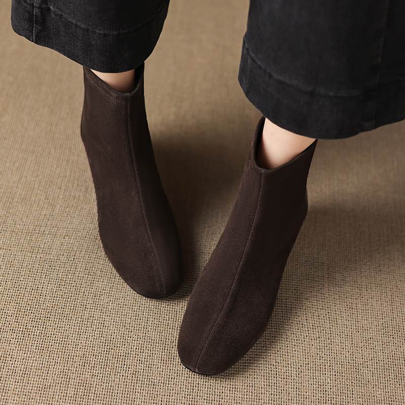 Krazing Pot Cow Suede Nubuck Winter Round Toe Chelsea Boots Med Heels Zipper Crystal Heels Women Ankle Boots