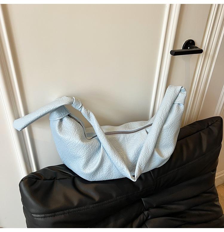 

2025 нишевая мода универсальная высококачественная мягкая кожа сумка-пельмень легкая роскошь ленивый стиль сумка на плечо сумка-мессенджер женская синий