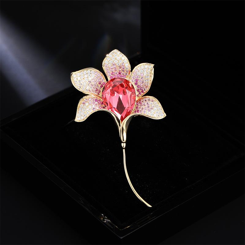 

Высококачественный корсаж из кристаллов циркония лилия брошь изысканный темпераментный костюм шерстяное пальто пряжка одежда обувь золотой