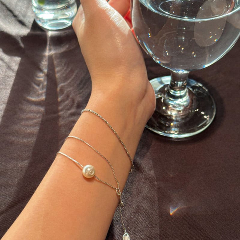 

Salgat Silky Pearl Bracelet Silver