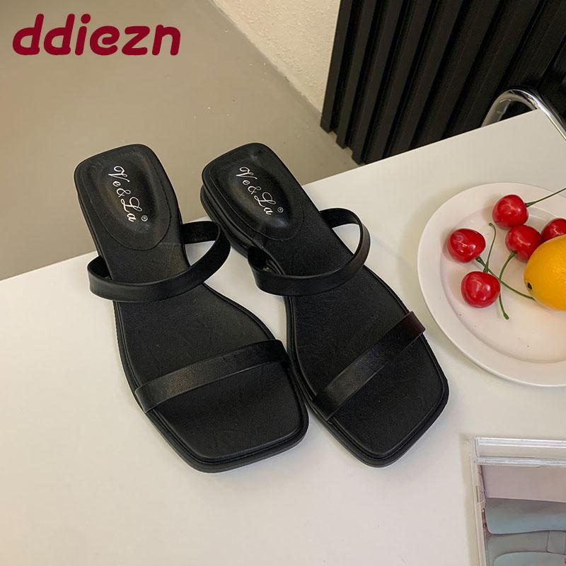 Fashion Female Summer Beach Slides Women Flats Slippers Shoes Sandals Fashion Thick Soled Footwear Ladies Slippers Shoes