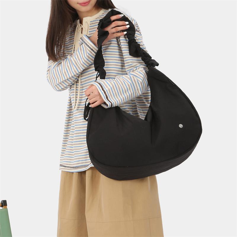 Lightweight Shoulder Bag Women's Crossbody Bag Travel Nylon Underarm Bag