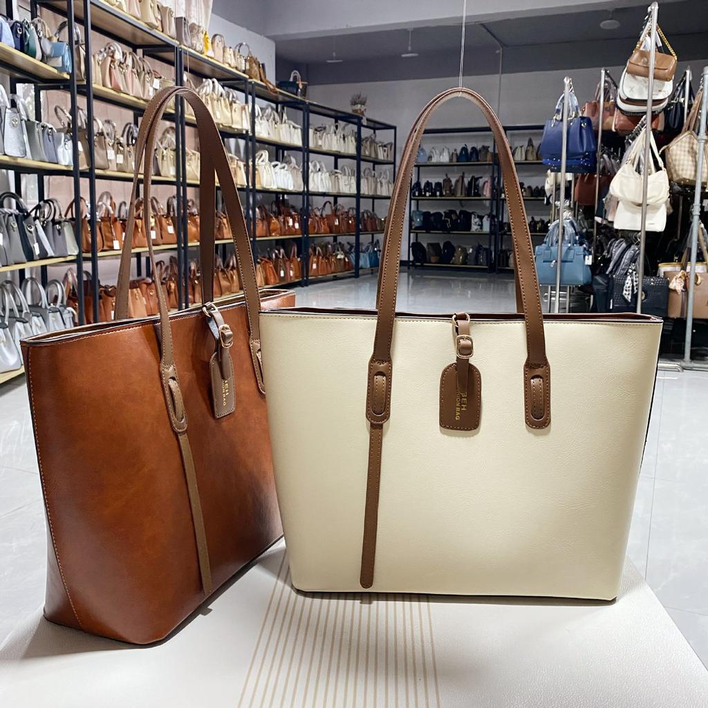 Damen Handtasche aus Kunstleder, Strukturierte Schulterhandtasche