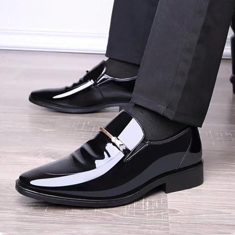 Fashion Luxury Designer Fahion New Pointed Glossy Black Brown Slip On Shoes For Men Casual Loafers Formal Dress Footwear Zapatos Hombre
