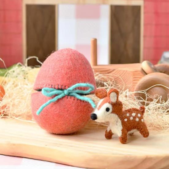Easter Egg Ornament with Hidden Felt Animal Toy Handmade Lace-up Egg with Animal Inside Desktop Decoration Easter Holiday Party Favors