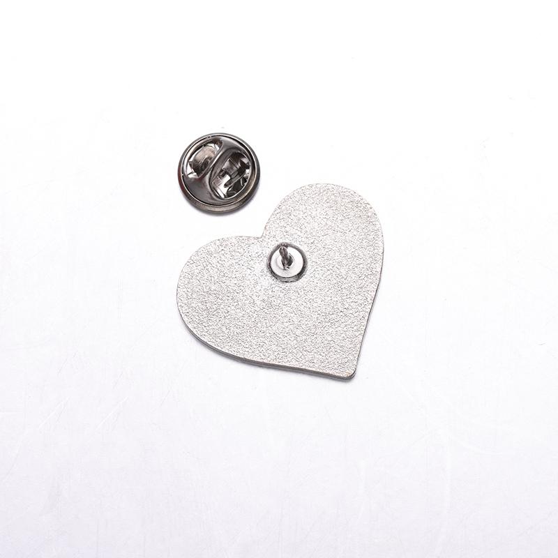 I Love Me Enamel Pins Custom Brooches I Love Emo Boys Future Milf Lapel Badges Black Heart Punk Jewelry Gift for Friends