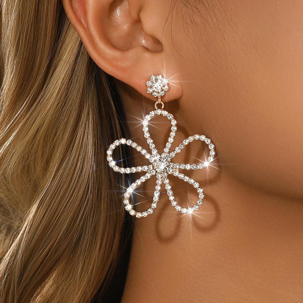 Full diamond trendy sweet and cute hollow out high-quality flower earrings and earrings with accessories