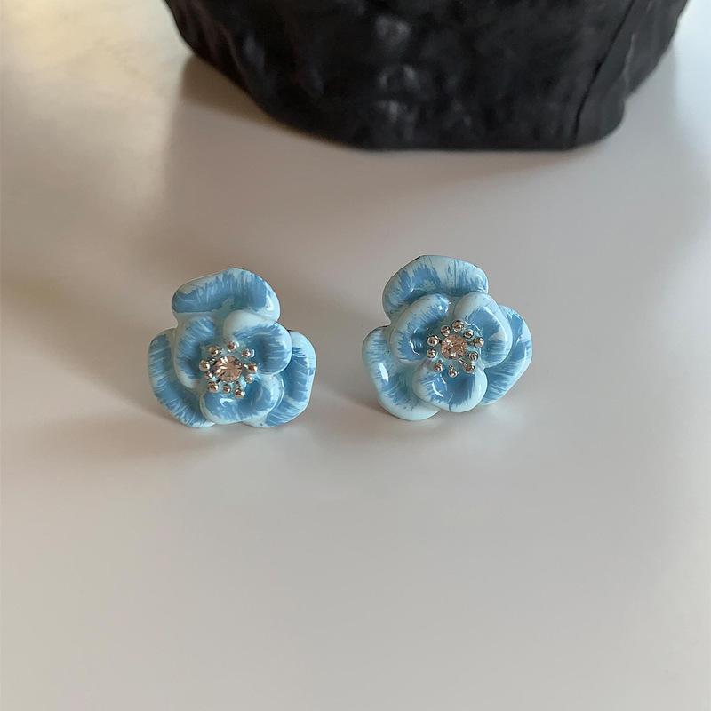 

Silver needle zir*****il drop smudged flower earrings simple and versatile niche earrings fashion personality high sense earrings women