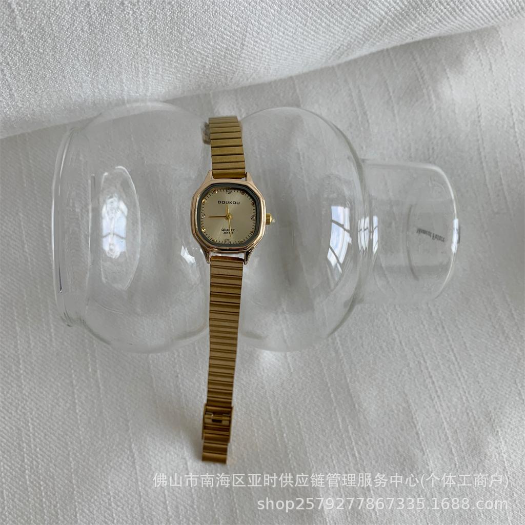 South East Asia Square Dial Simple Scale Watch Popular Fashion Watch Price