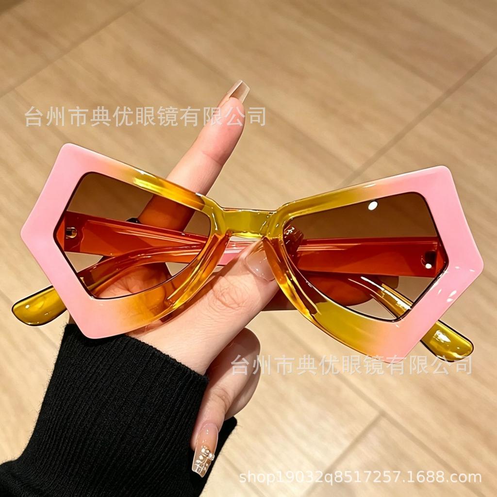 New European and American wind anti-blue light cat's eye butterfly eye large frame women's sunglasses fashion personality catwalk street shootin