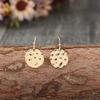 Minimalistische Persönlichkeit Runde Ohrringe Vintage Goldfarbe Metall Kleine Waffel Hängeohrringe für Frauen Schmuck