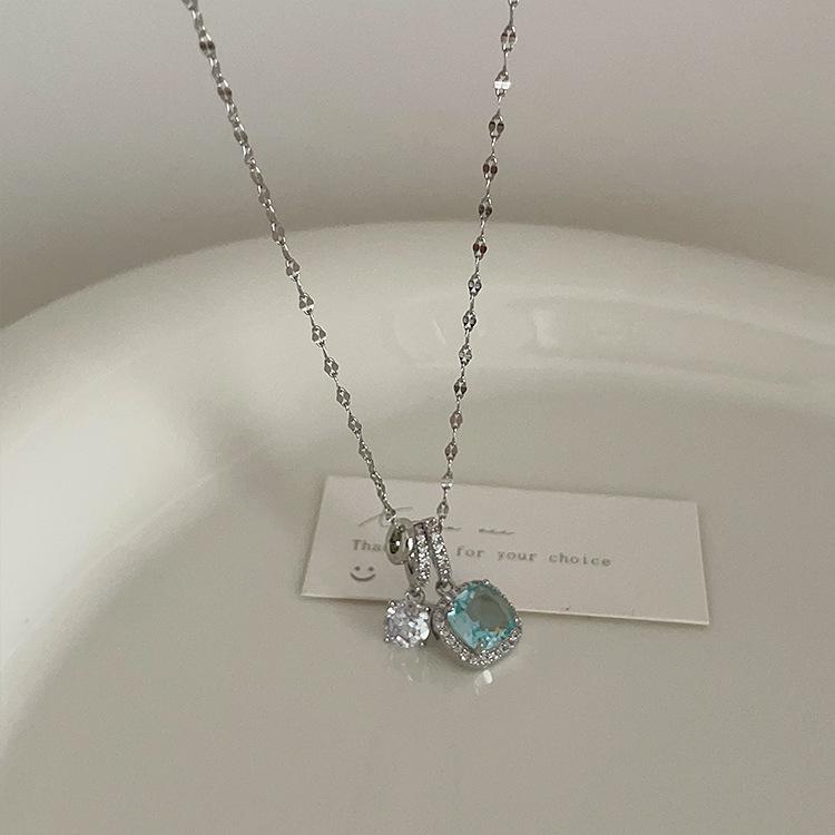 Elegant Zircon Pendant Necklace - Women's Fashion Choker with Unique Square Design and Versatile Style