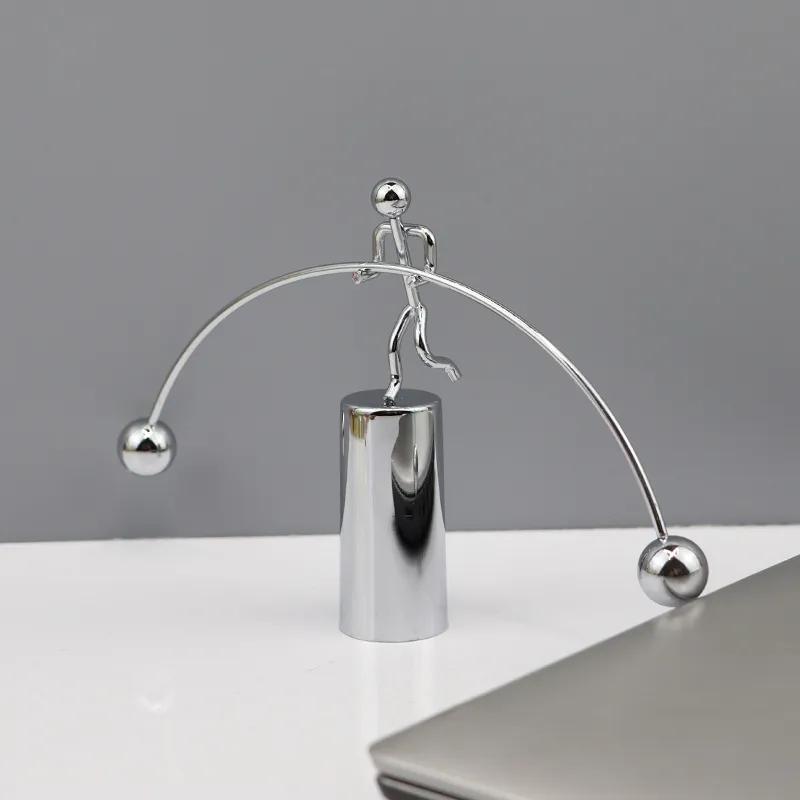 Copo Giratório de Uma Perna Ornamento de Mesa para Casa Homem de Ferro Simples Divertido Brinquedo para Aliviar o Estresse Evento de Empresa Presente de Festival YLE500