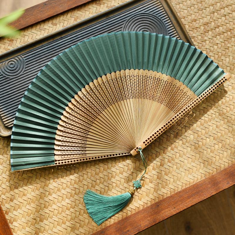 Vintage China-Chic Cheongsam Hanfu Fächer Antiker Stil Stoff Handgefertigt Bambusrippen Faltfächer Tanzaufführung Tragbarer Handfächer
