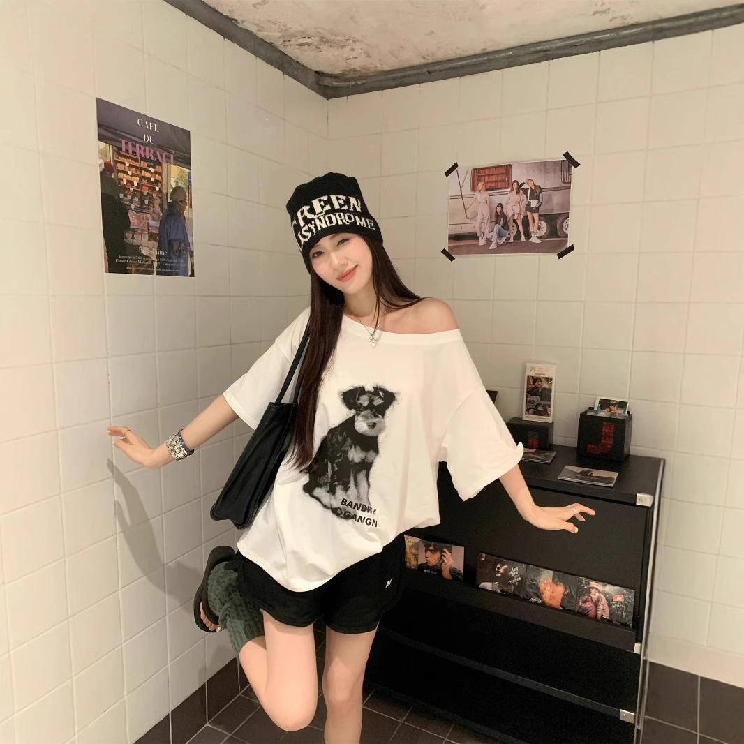 

Puppy print slanted shoulder short-sleeved T-shirt women s summer new 2025 new versatile design niche top ins S белый