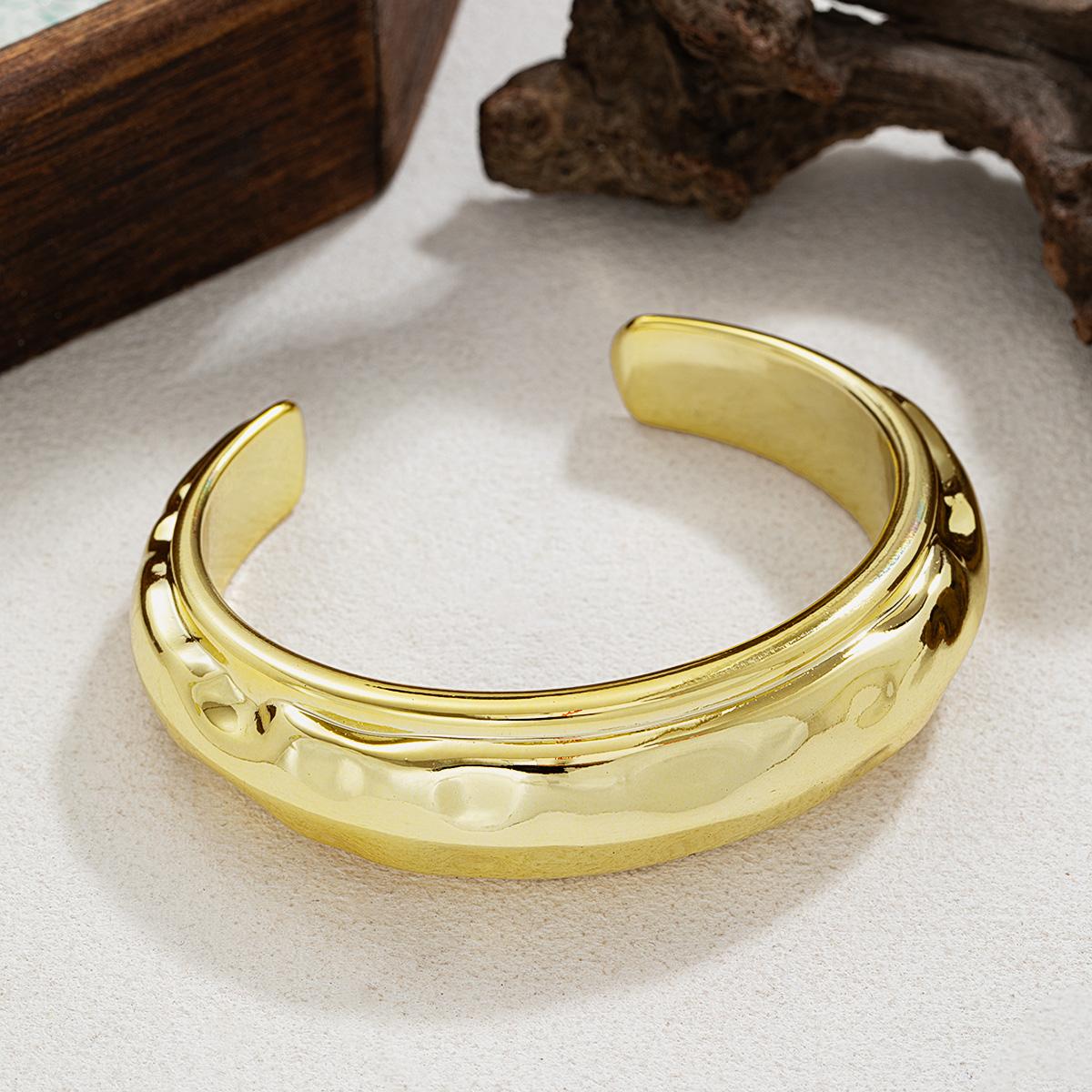

1 piece of personalized geometric pattern pleated smooth wristband can be freely matched with an open women s bracelet