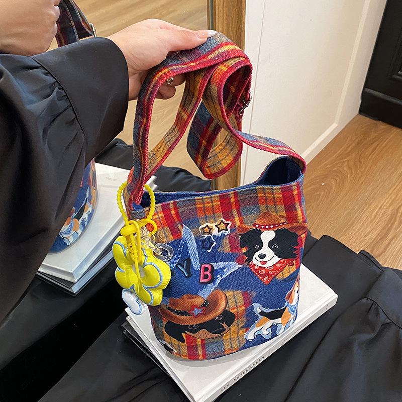 

Stylish Kitten Print Underarm Tote: New Cute Cartoon Graffiti Handbag No Pendant червоний