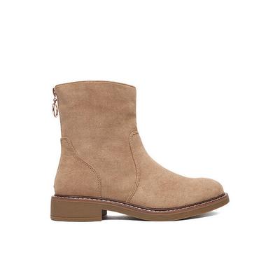 Boots Clara Barson CEO-WS2169-04