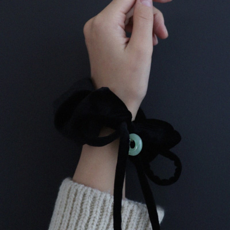 APIOH VELVET RIBBON SCRUNCHY