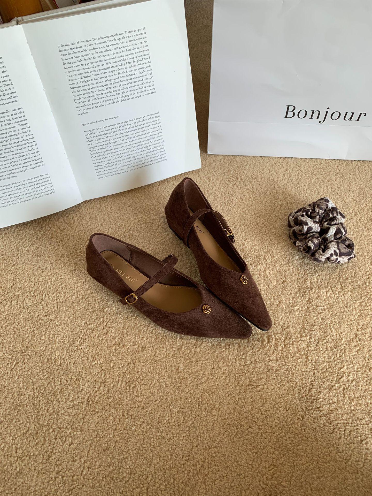 

2025 new autumn new pointed suede word with retro high heels women s fashion wedge heel commuter shoes 40 кофейный