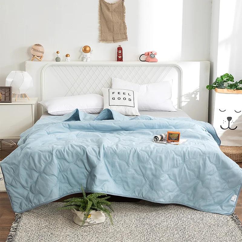 Factory Price Silk Blanket Silky Cooling Thin Quilt Summer Blanket Can  Machine-wash Single/Queen/King Size