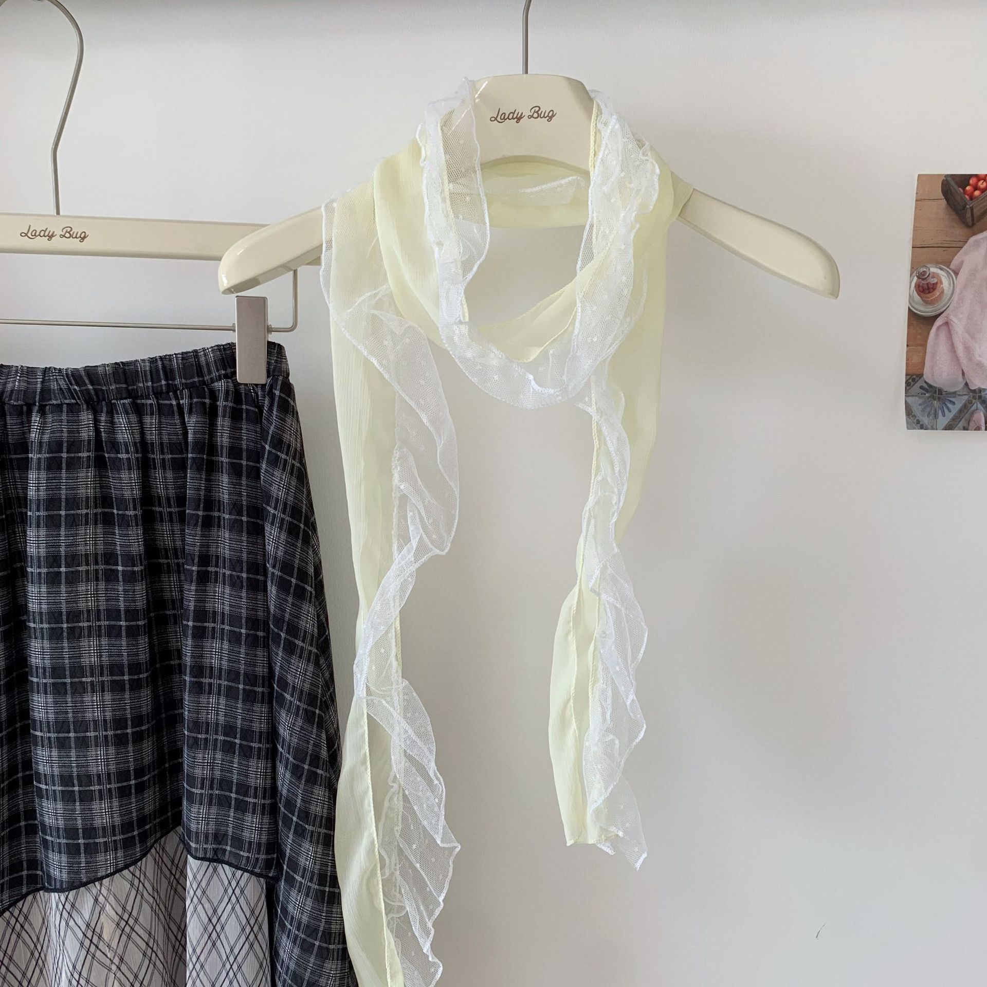 Green apple soda! Fresh summer white green lace thin silk scarf niche unique and beautiful scarf 13-200