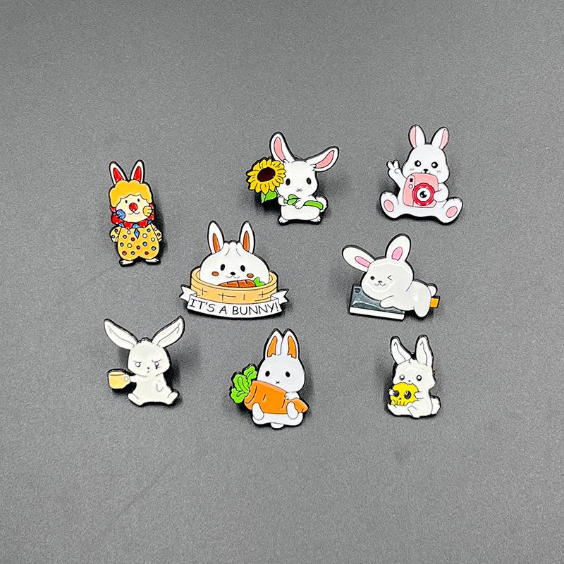White Rabbit Cartoon Brooch Drip Oil Alloy Accessories